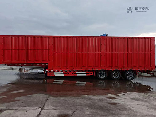 當(dāng)您需要更大裝載空間時(shí)，選擇我們的大廂式半掛車！